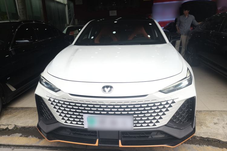 Used CHANGAN UNI-V 2023 2.0T Sport Edition Front