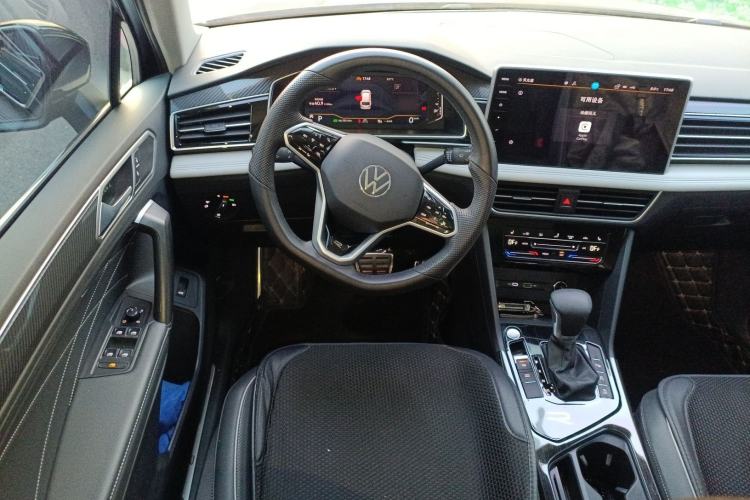 Used Volkswagen Tiguan L 2023 Restyled 330TSI Automatic Two-Wheel Drive R-Line Enhanced Comfort Version
