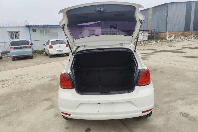 Used Volkswagen Polo 2016 1.6L Automatic Comfort Model
