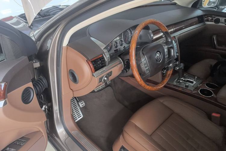 Used Volkswagen Phaeton 2011 3.6L V6 5-Seater Extended Comfort Version
