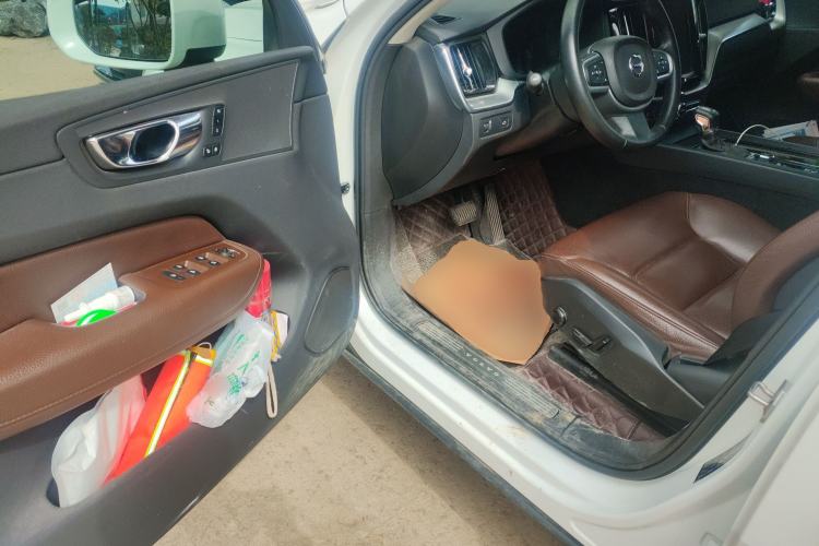 Used Volvo XC60 2019 T5 4x4 Smart Edition China V Standard
