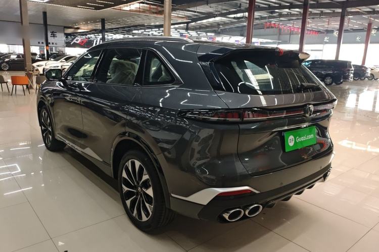 Used CHANGAN CS75 PLUS 2025 4th Generation UItra 2.0T New Blue Whale Engine – Wind Style
