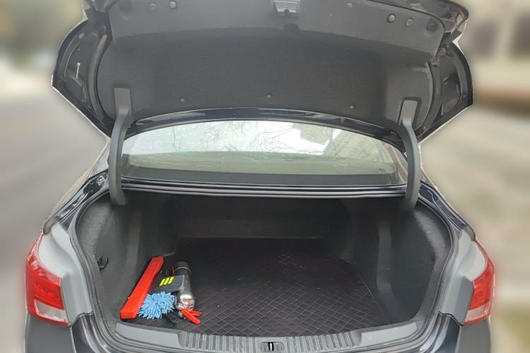 Used Buick Verano 2018 Sedan 20T Dual-Clutch Leading Model Trunk