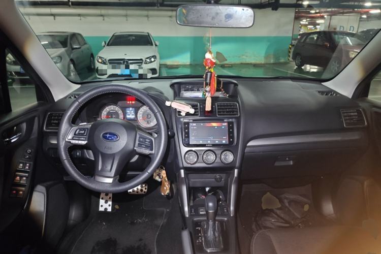 Used Subaru Forester 2015 2.0i Special Edition Commemorative Model Center Console