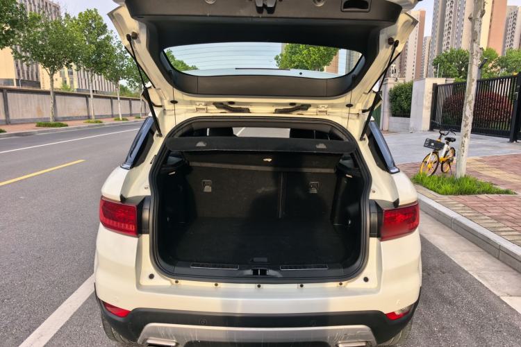 Used Land X7 2016 2.0T Panoramic Prestige Edition Trunk