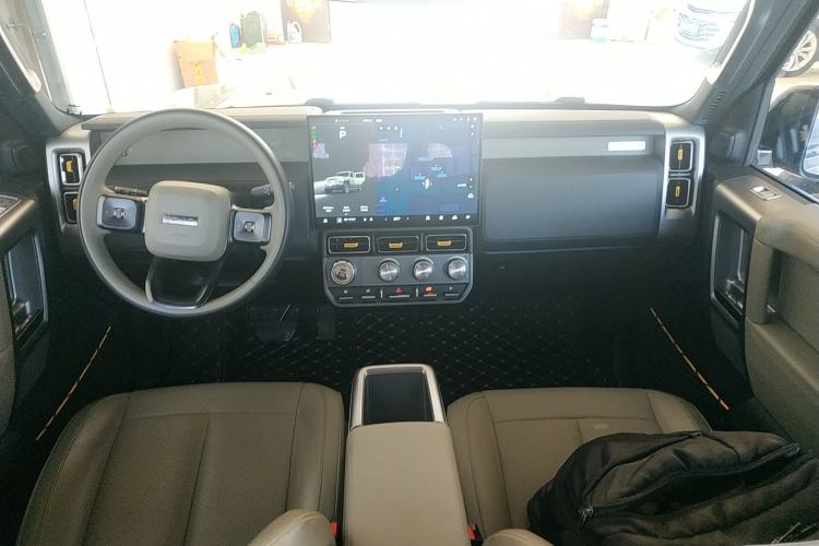 Used iCAR V23 2025 501 Four-Wheel Drive Intelligent Driving Version Center Console