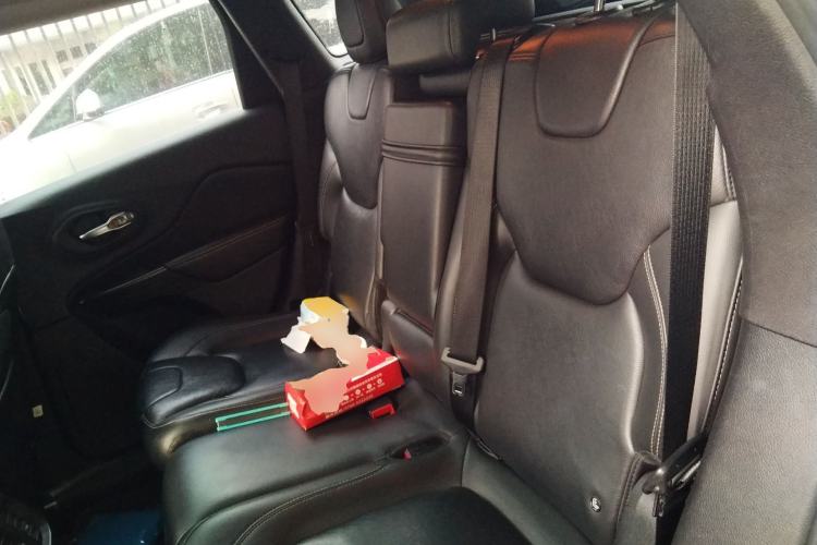 Used Jeep Cherokee 2017 2.0L Superior Edition