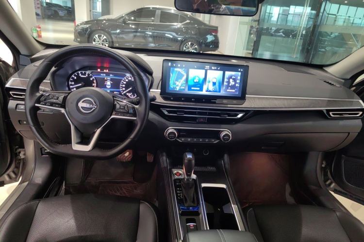 Used Nissan Teana 2022 2.0L XL-Upr Enjoyment Edition Center Console