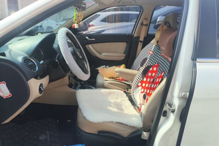 Used Volkswagen Lavida 2011 1.6L Automatic Premium Edition Left Front Seat