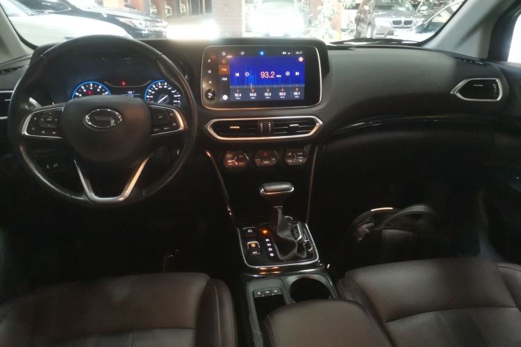 Used GAC Trumpchi GS4 2018 235T Automatic Two-Wheel Drive Luxury Smart Connectivity Version Center Console