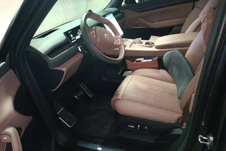 Used Nio ES8 2023 75 kWh Executive Edition
