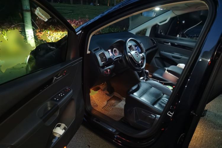 Used Volkswagen Sharan 2016 380TSI Luxury 7-Seater Driver Seat