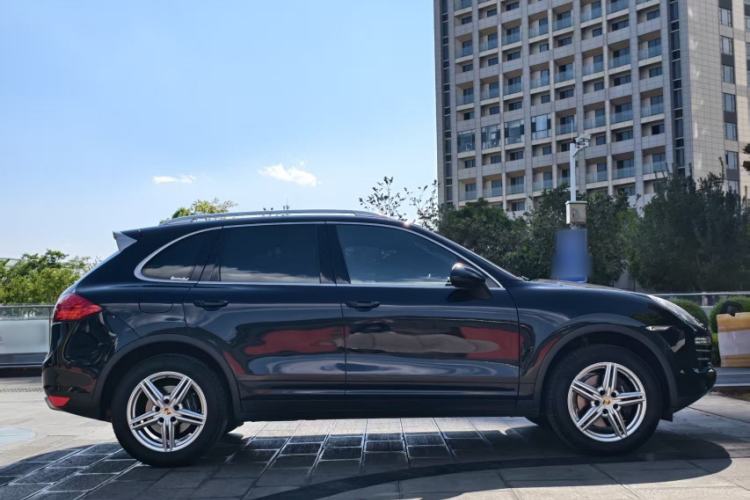 Used Porsche Cayenne 2014 Cayenne Platinum Edition 3.0T Exterior 9