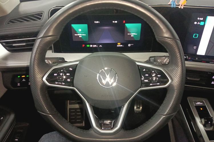 Used Volkswagen Tavendor 2024 380TSI All-Wheel Drive R-Line Cruise Edition