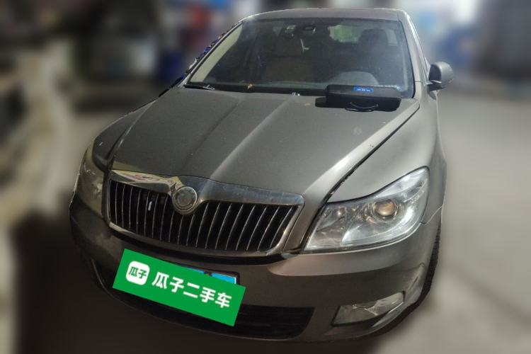 Used Skoda Octavia 2013 1.6L Automatic Yijie Edition Front Right 45 Deg