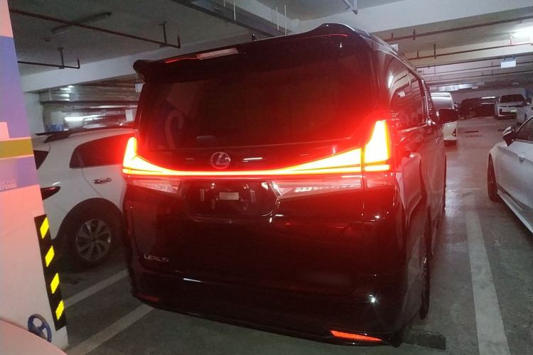 Used Lexus LM 2020 300h Four-Seat Grand Edition