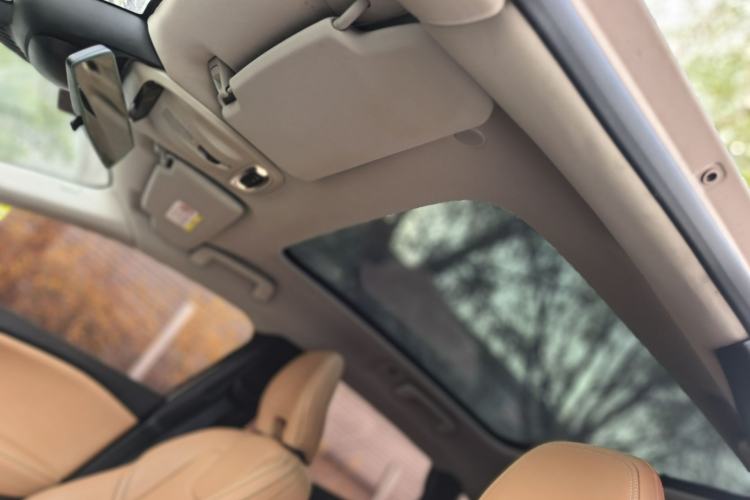 Used Volvo V40 2017 T3 Zhiyi Edition
