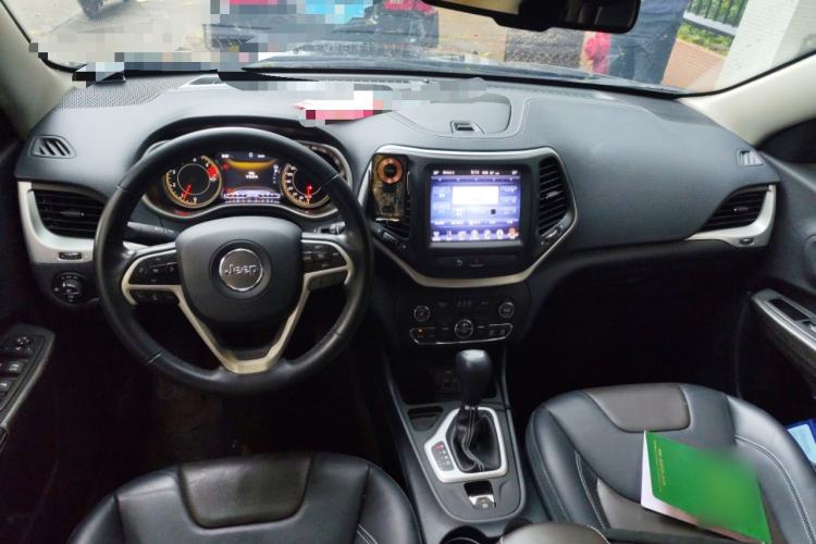 Used Jeep Cherokee 2020 2.0L Two-Wheel Drive Classic Sports Edition
