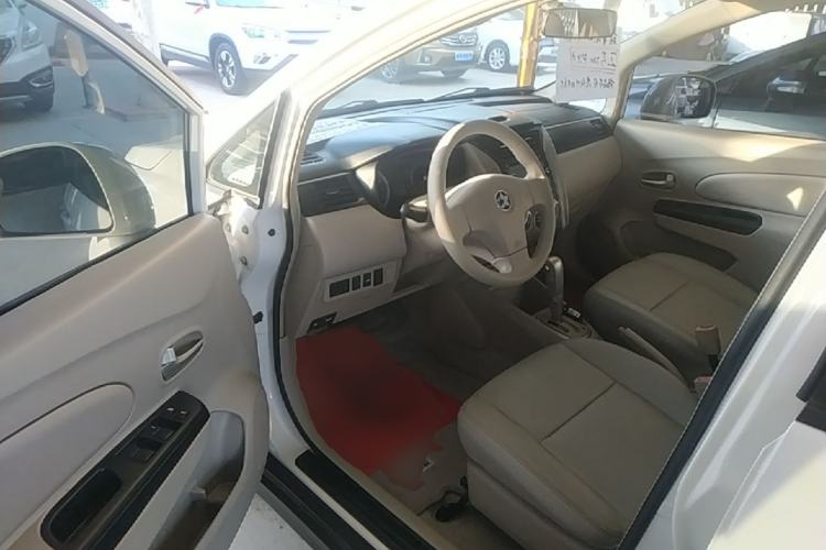 Used Venucia D50 2015 1.6L Automatic Fashion Edition