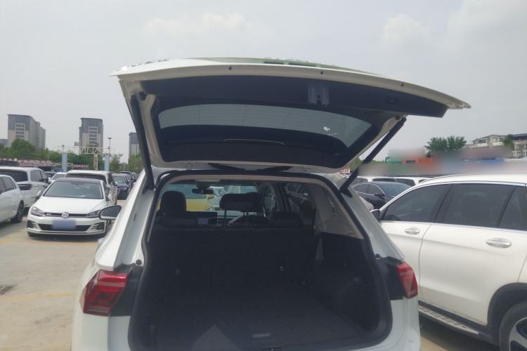 Used Volkswagen Tiguan L 2023 330TSI Automatic Two-Wheel Drive R-Line Flagship Edition Trunk