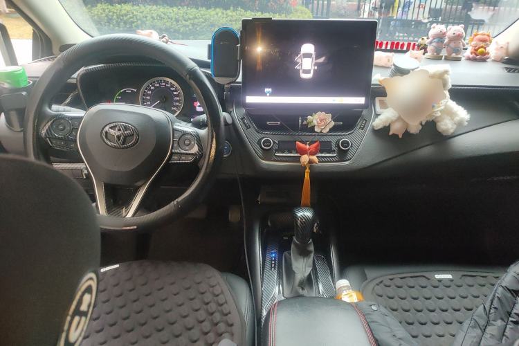 Used Toyota Corolla 2021 Dual-Motor 1.8L E-CVT Elite Edition Center Console