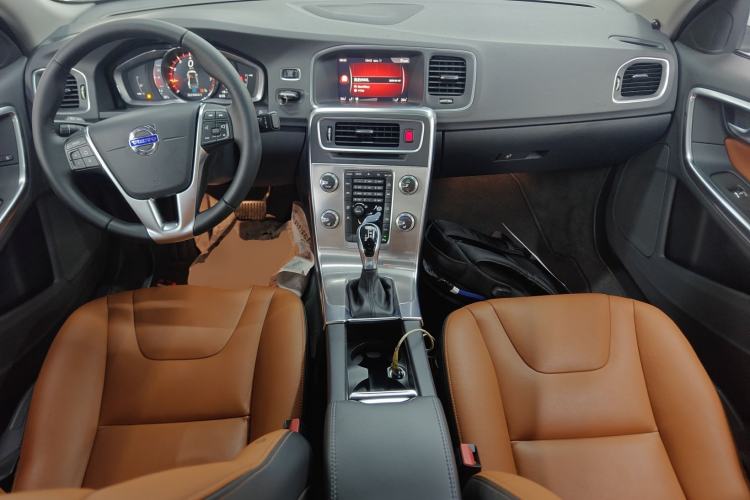 Used Volvo S60 2018 S60L T4 Zhiyuan Edition Center Console