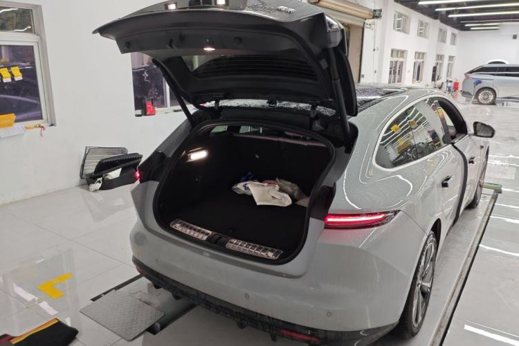 Used Nio ET5T 2025 75 kWh Touring Trunk