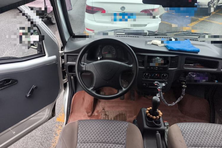 Used Wuling Zhiguang 2020 1.2L Van Utility Model China VI Emission Standard 2 Seats LSI Steering Wheel
