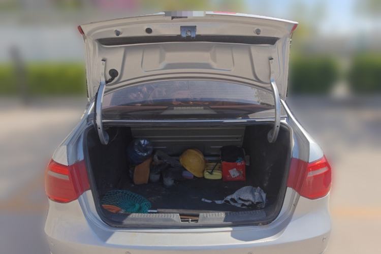 Used Volkswagen Jetta 2013 1.6L Manual Fashion Edition Trunk