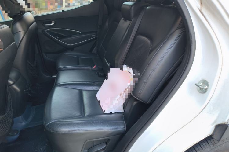 Used Hyundai Santa Fe 2015 2.0T Automatic Two-Wheel Drive Smart Version 5 Seats