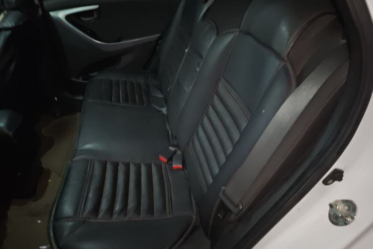 Used Hyundai Elantra (5th Generation / Langdong) 2016 1.6L Automatic Smart Version