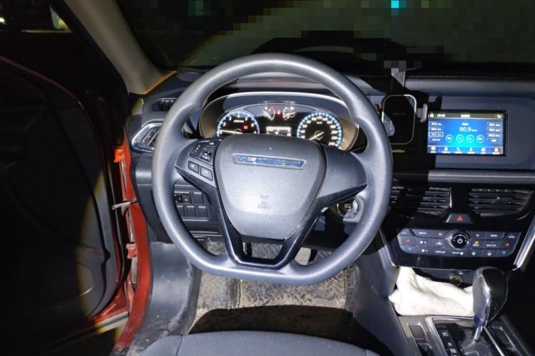 Used Venucia T90 2017 2.0L CVT Fashion Edition
