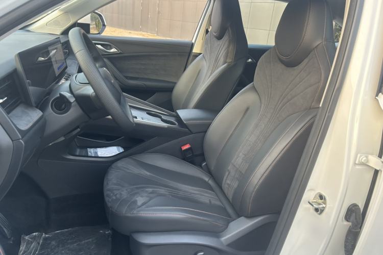 Used Roewe D5X DMH 2024 135 Flagship Edition
