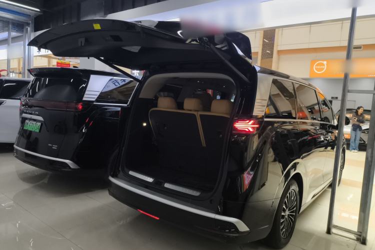 Used Denza D9 2024 DM-i 1050 Luxury Model Trunk