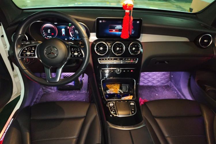 Used Mercedes-Benz GLC Coupe 2023 GLC 260 4MATIC Coupe SUV Center Console
