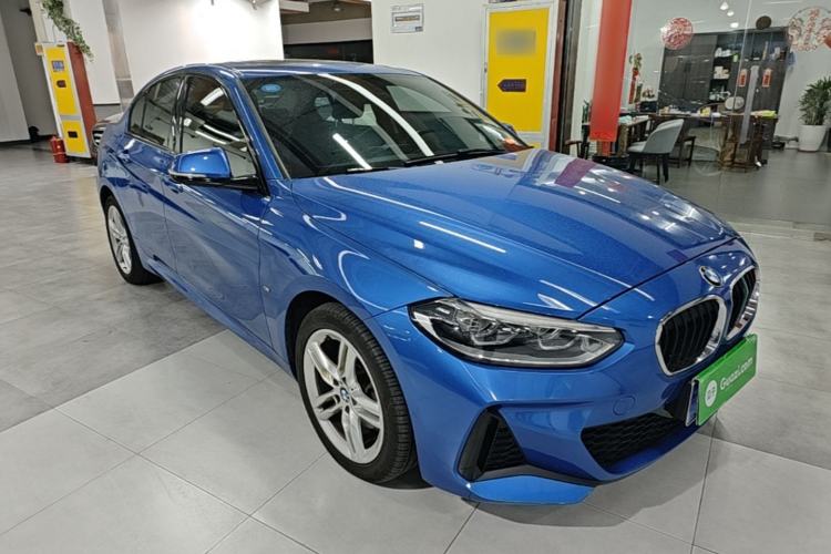 Used BMW 1 Series 2019 118i M Sport Package Front Right 45 Deg