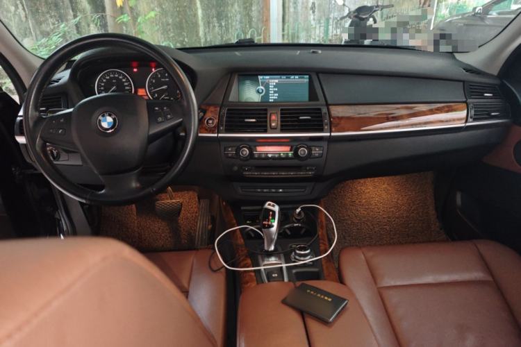 Used BMW X5 2011 xDrive35i Leading Model Center Console