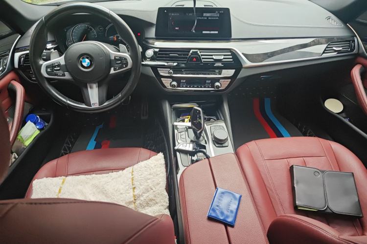 Used BMW 5 Series 2018 Restyled 530Li Luxury Edition M Sport Package Center Console