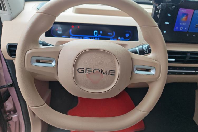 Used Geely Galaxy Panda 2024 Panda Mini 200km Endurance Bear
