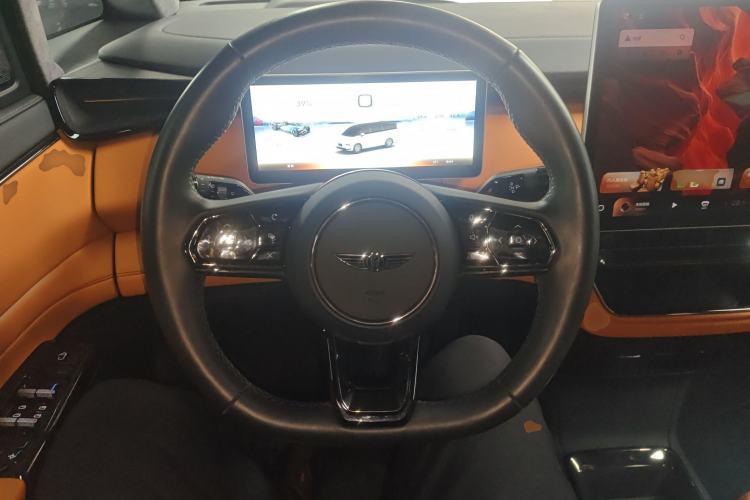 Used Geely Galaxy LEVC L380 2024 116 Degrees 6 Seats Two-Wheel Drive Pro