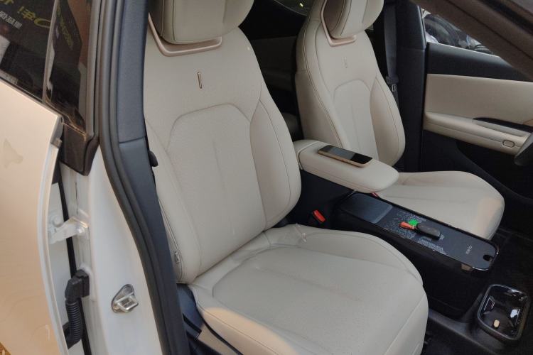 Used Lynk & Co Z20 2025 530 km Range Rear-Wheel Drive Max
