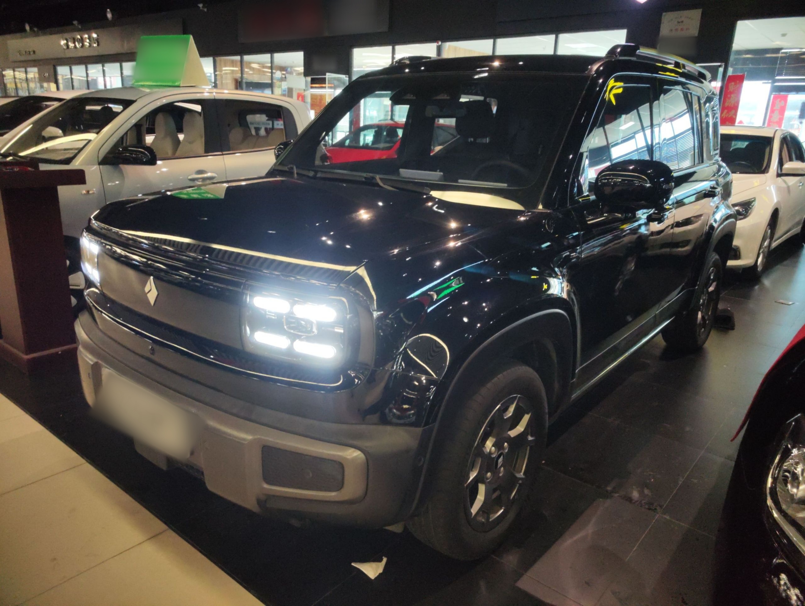 Под передней частью автомобиля