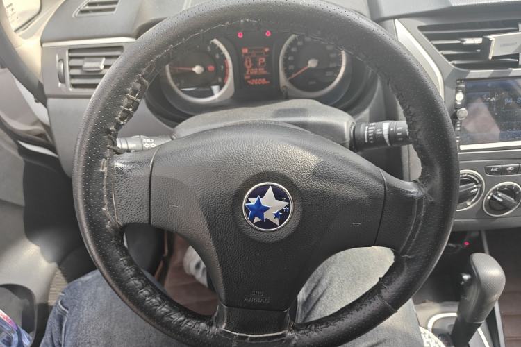 Used Venucia R50X 2013 1.6L Automatic Model