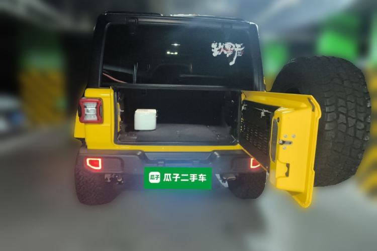 Used Jeep Wrangler 2019 2.0T Sahara Four-Door Version China VI Emission Standard
