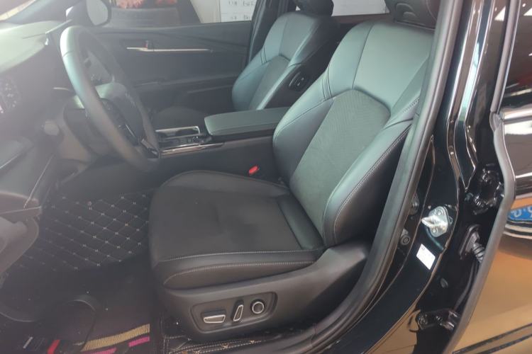 Used Toyota Camry 2026 Model Dual-Engine 2.0HXS Sport Plus Edition
