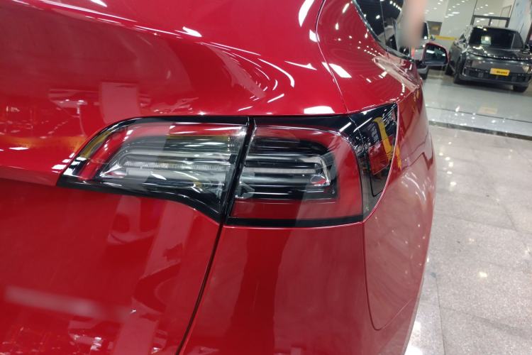 Used Tesla Model Y 2021 Long-Range All-Wheel-Drive Version
