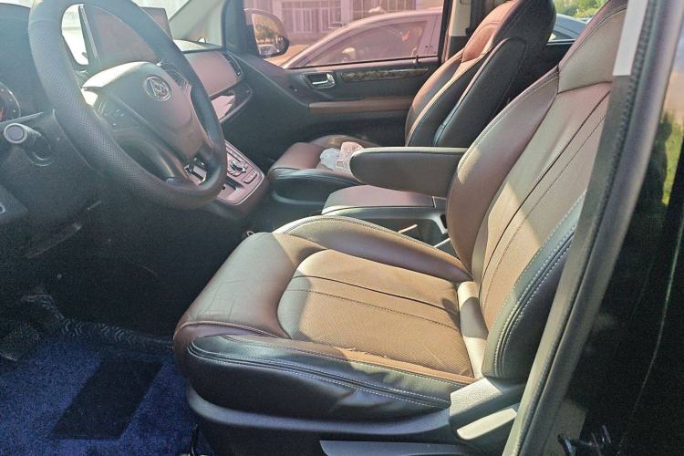 Used SAIC MAXUS G10 2016 2.0T Automatic Flagship Edition