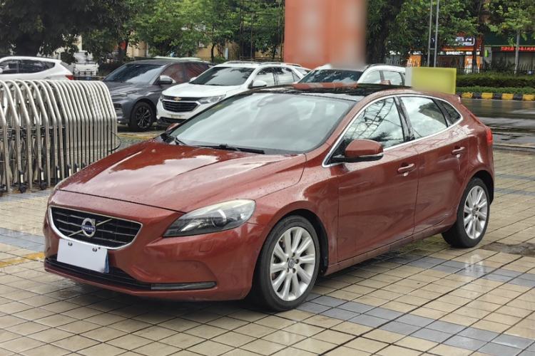 Used Volvo V40 2015 1.6T Zhiya Edition