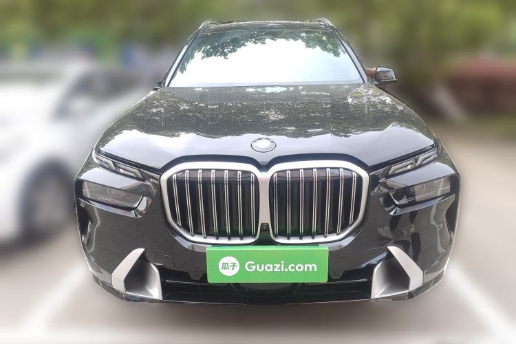 Used BMW X7 2023 xDrive40i Luxury Package with Premium Features
