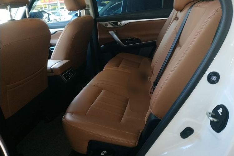 Used Changan CS95 2021 2.0T Four-Wheel Drive Luxury Version
